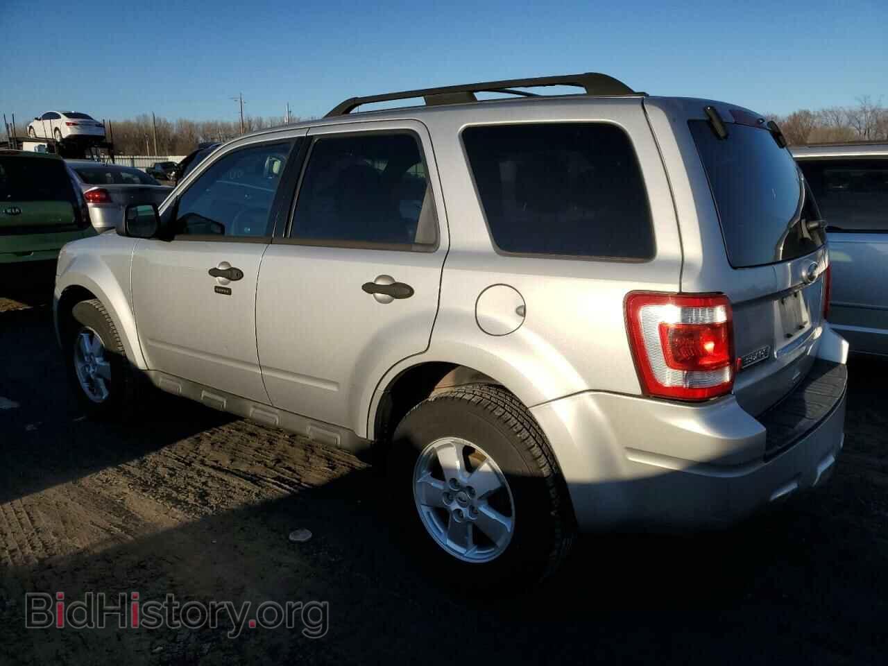 2011 FORD ESCAPE - VIN: 1FMCU0D76BKA49649 - Фото 2