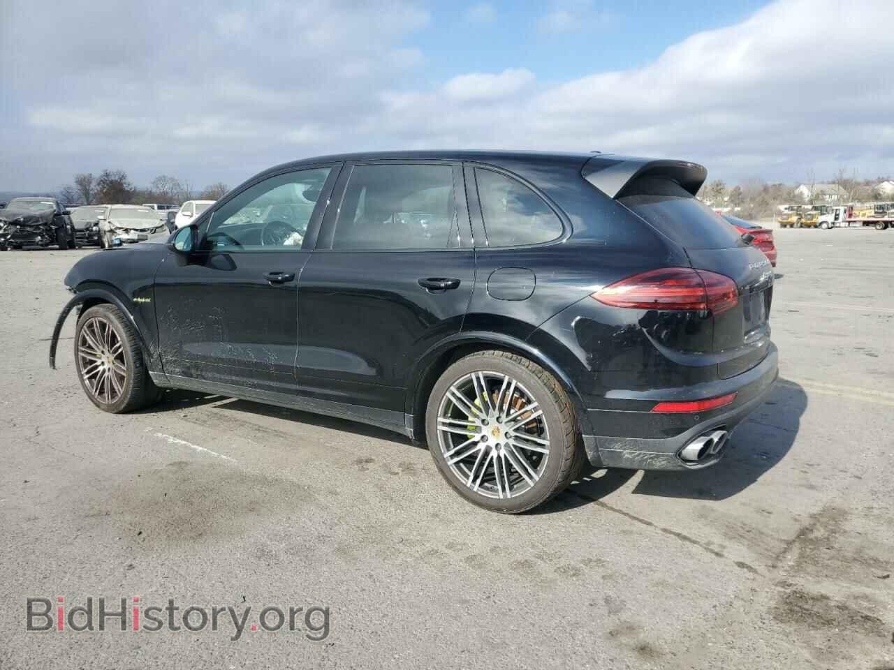 2017 PORSCHE CAYENNE - VIN: WP1AE2A20HLA70933 - Фото 2