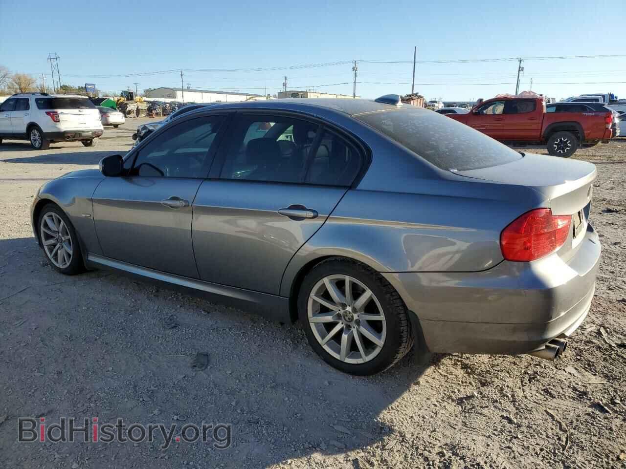 2011 BMW 3 SERIES - VIN: WBAPH7C59BE723596 - Photo 2
