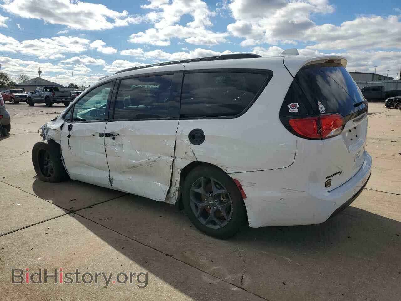 2019 CHRYSLER PACIFICA - VIN: 2C4RC1EG3KR576958 - Фото 2