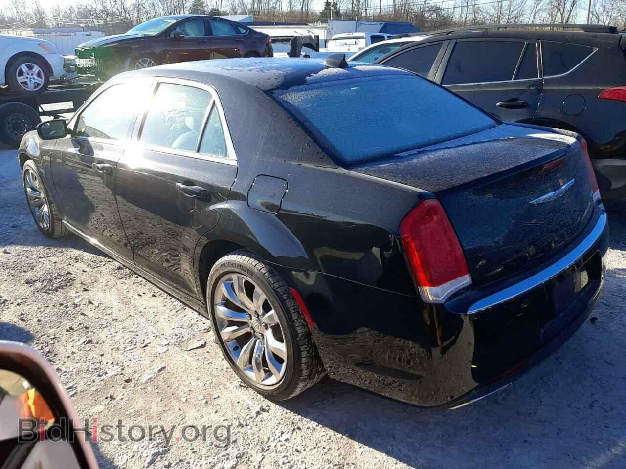 2017 CHRYSLER 300 - VIN: 2C3CCAAG8HH653564 - Фото 2