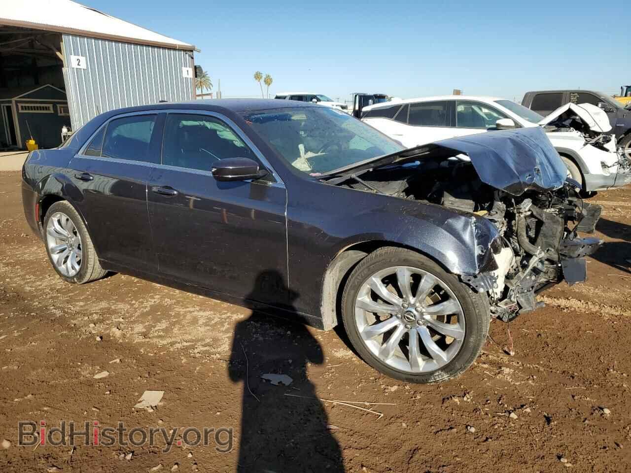 2016 CHRYSLER 300 - VIN: 2C3CCAAG8GH343817 - Фото 4