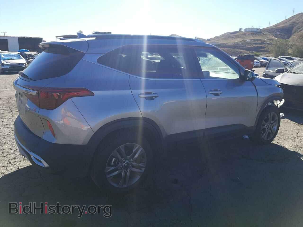 2021 KIA SELTOS - VIN: KNDEU2AA4M7058168 - Фото 3