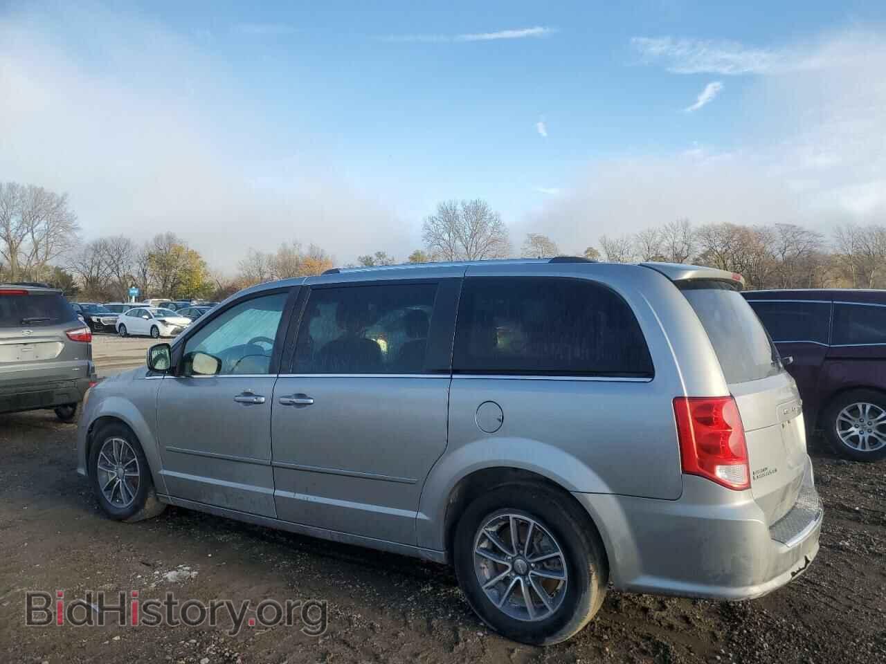 2017 DODGE CARAVAN - VIN: 2C4RDGCG1HR557644 - Photo 2