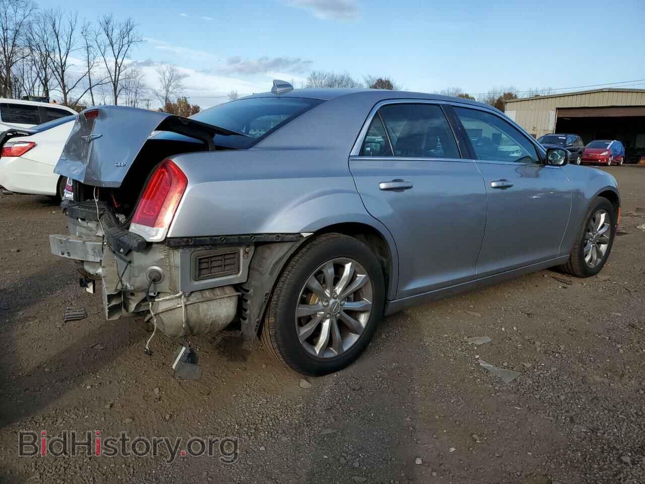 2016 CHRYSLER 300 - VIN: 2C3CCARG0GH176499 - Фото 3