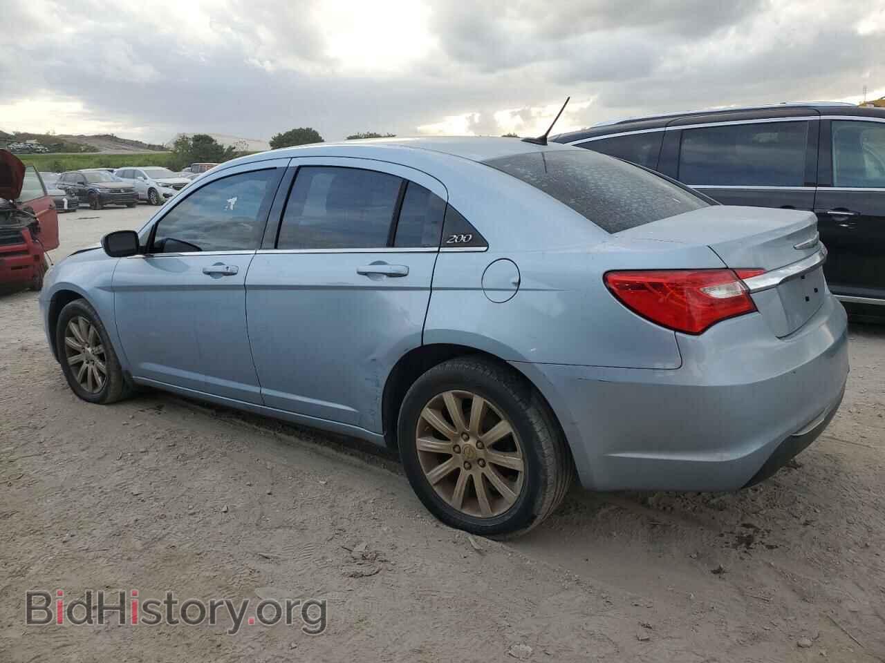 2013 CHRYSLER 200 - VIN: 1C3CCBBB0DN573881 - Фото 2