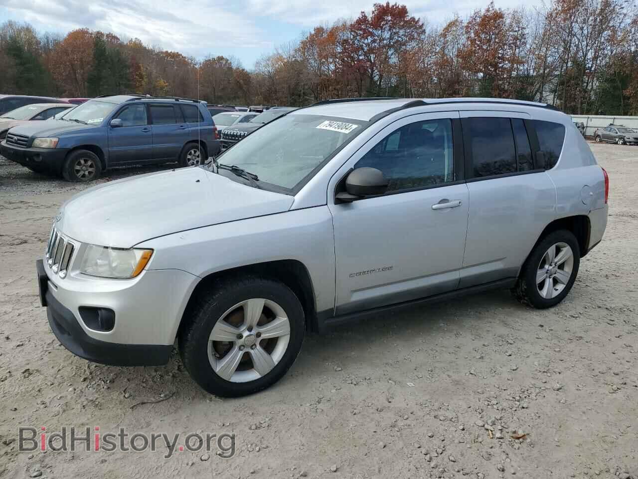 Photo 1J4NF1FB3BD134011 - JEEP COMPASS 2011