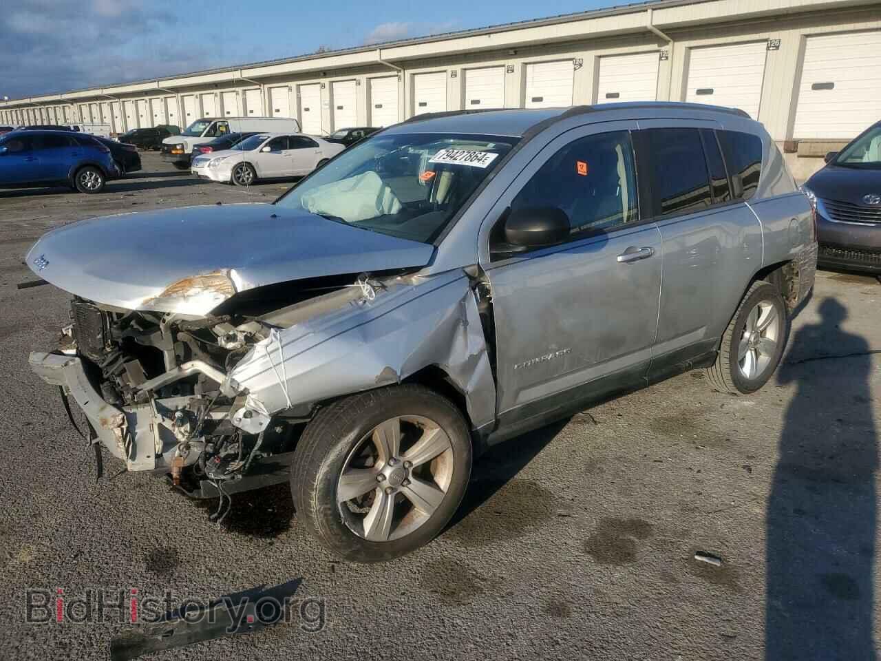 Photo 1J4NF1FB2BD234794 - JEEP COMPASS 2011