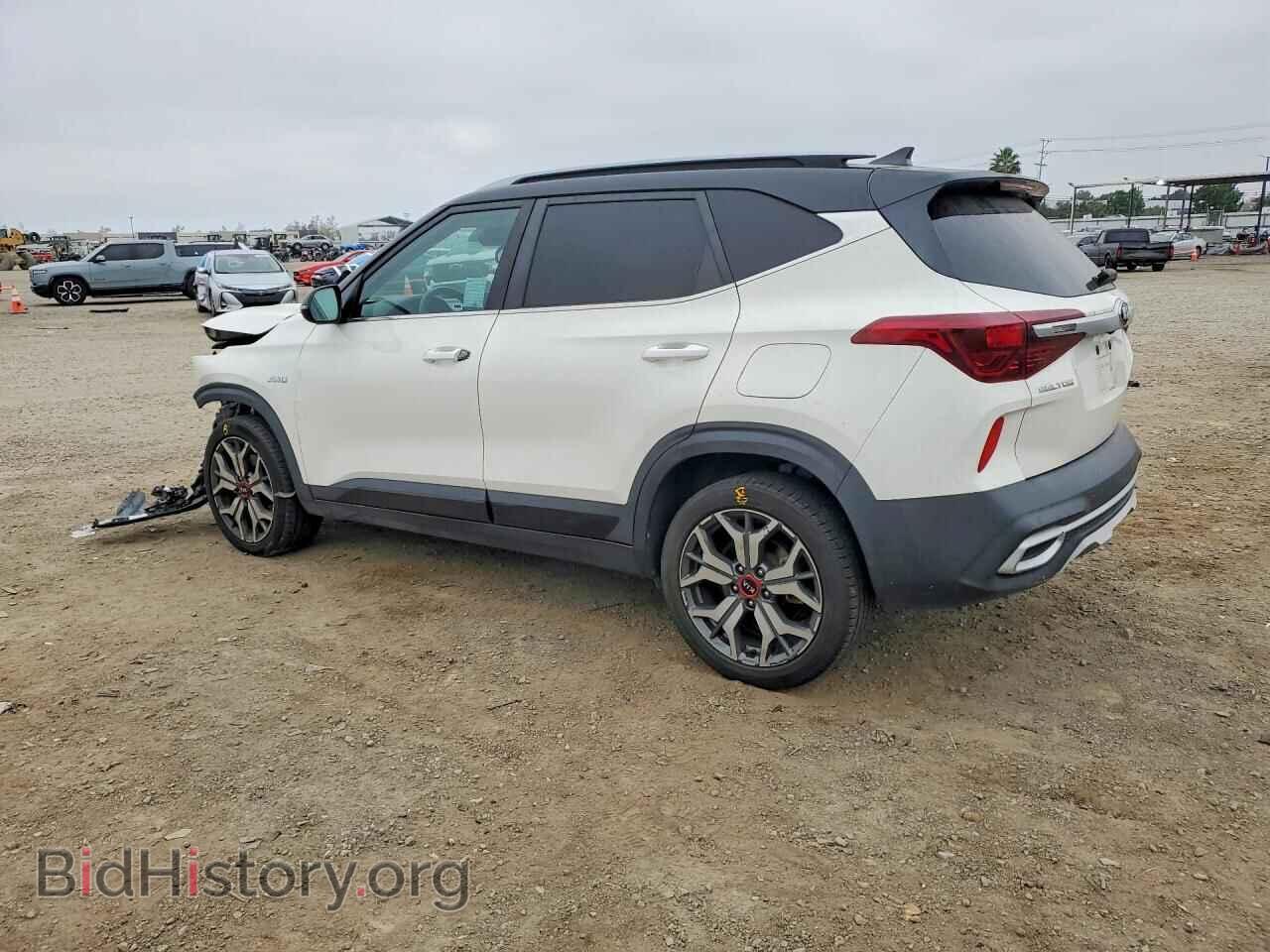 2021 KIA SELTOS - VIN: KNDEUCA2XM7059663 - Фото 2