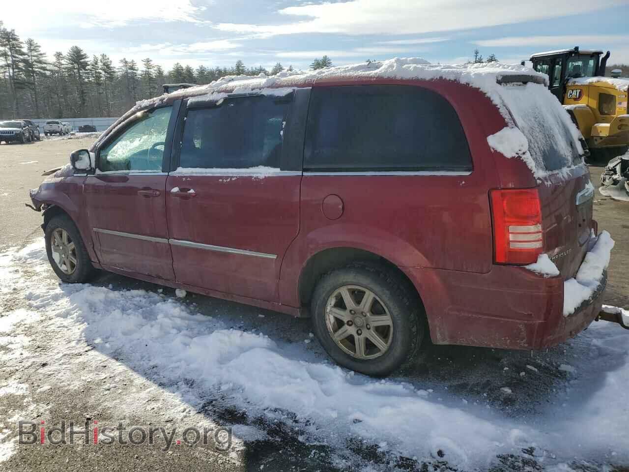 2010 CHRYSLER MINIVAN - VIN: 2A4RR8DX5AR442213 - Фото 2
