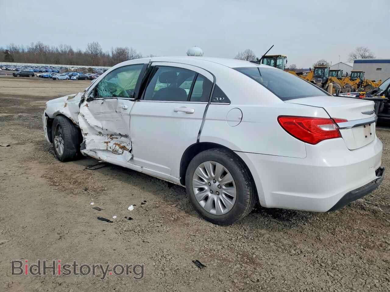 2013 CHRYSLER 200 - VIN: 1C3CCBAG7DN722400 - Фото 2