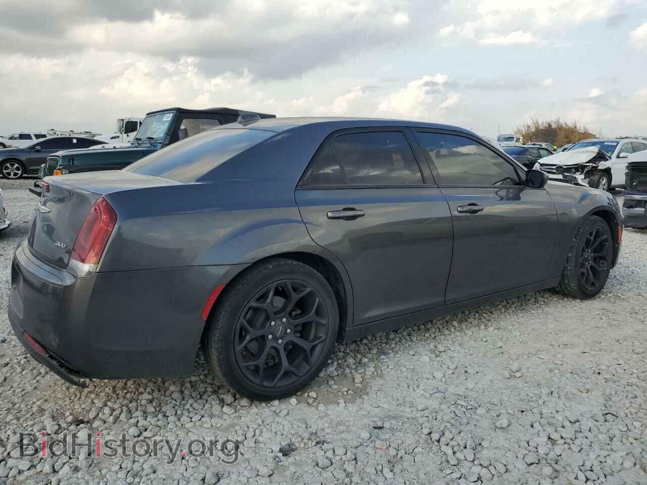 2019 CHRYSLER 300 - VIN: 2C3CCABG2KH562568 - Фото 3