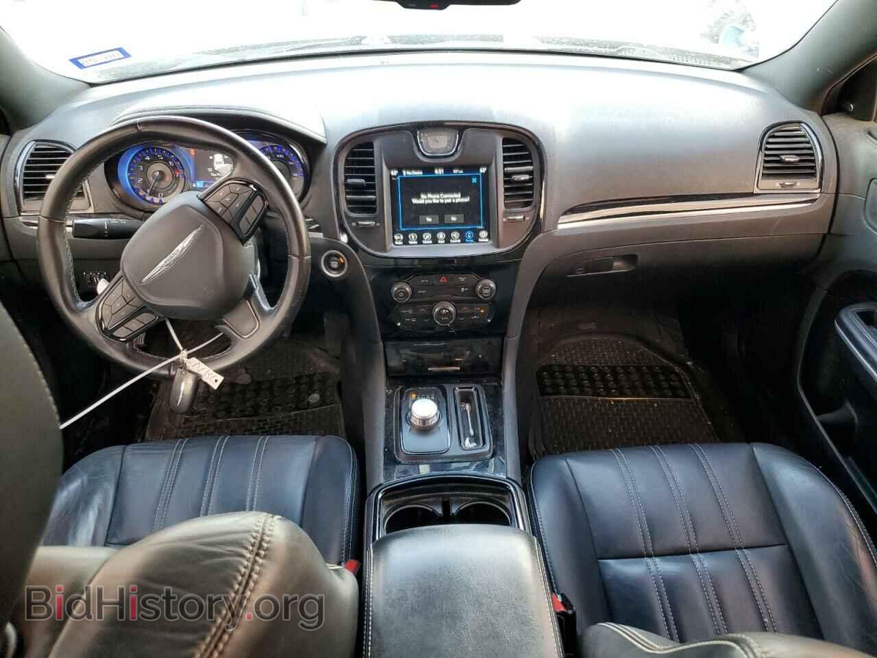2019 CHRYSLER 300 - VIN: 2C3CCABG2KH562568 - Фото 8