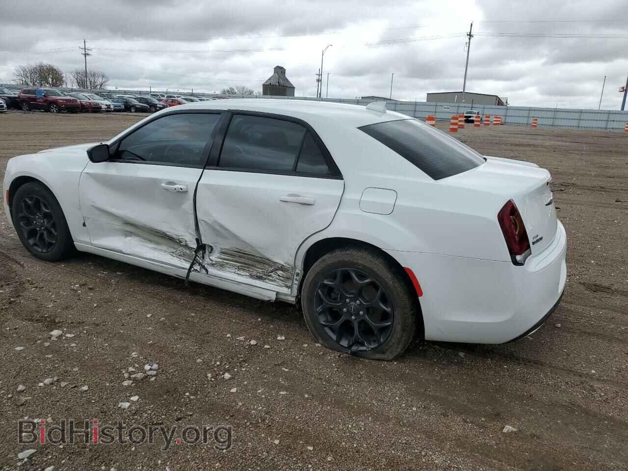 2019 CHRYSLER 300 - VIN: 2C3CCARGXKH649267 - Фото 2