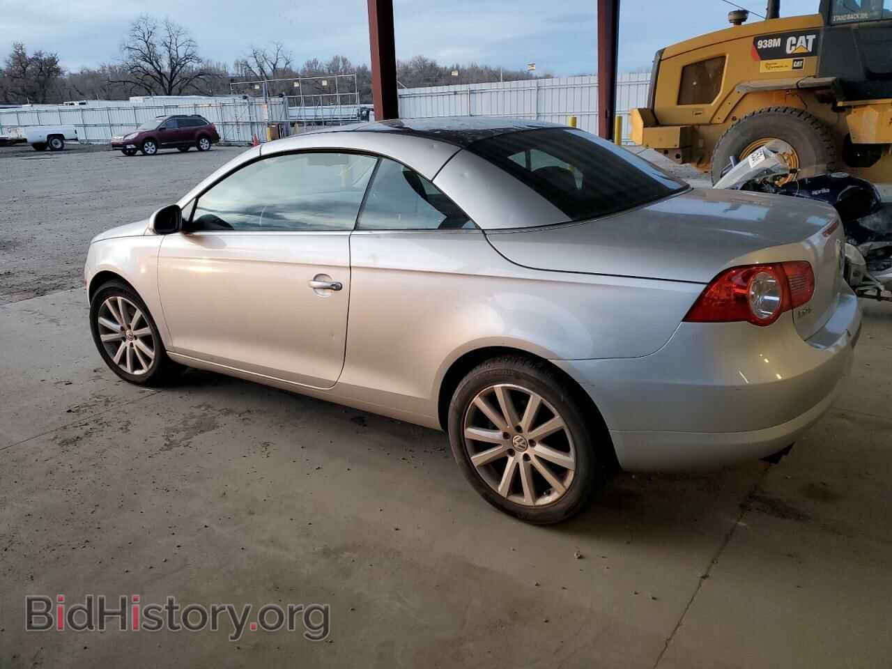 2007 VOLKSWAGEN EOS - VIN: WVWFA71F77V051687 - Фото 2