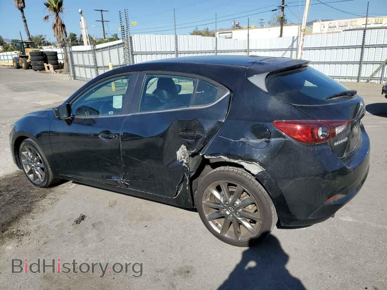 2018 MAZDA 3 - VIN: 3MZBN1L39JM166552 - Фото 2