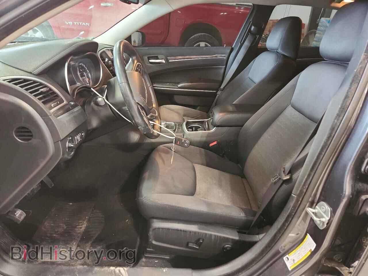 2019 CHRYSLER 300 - VIN: 2C3CCAAG5KH602000 - Photo 7