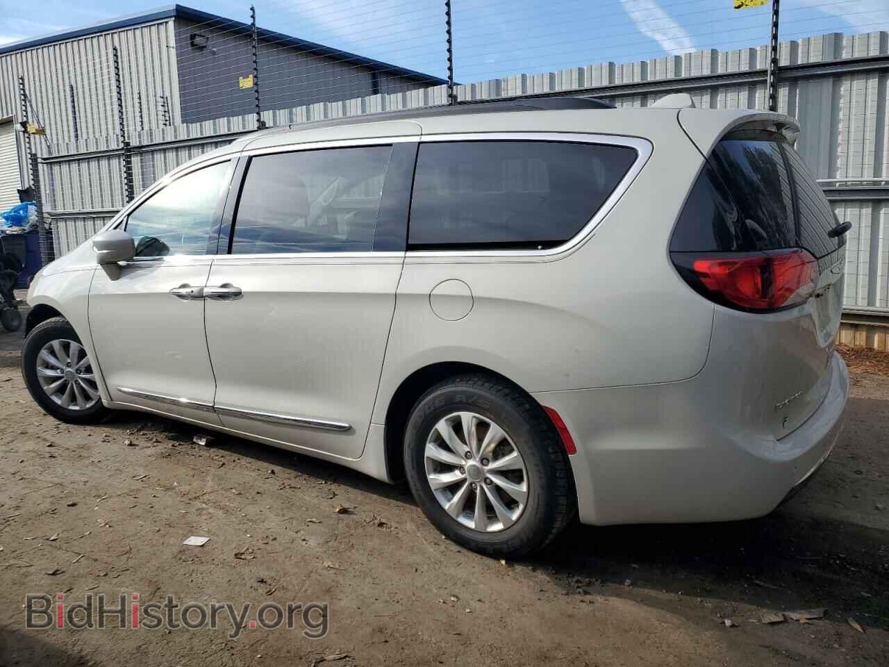 2017 CHRYSLER PACIFICA - VIN: 2C4RC1BG3HR756986 - Photo 2