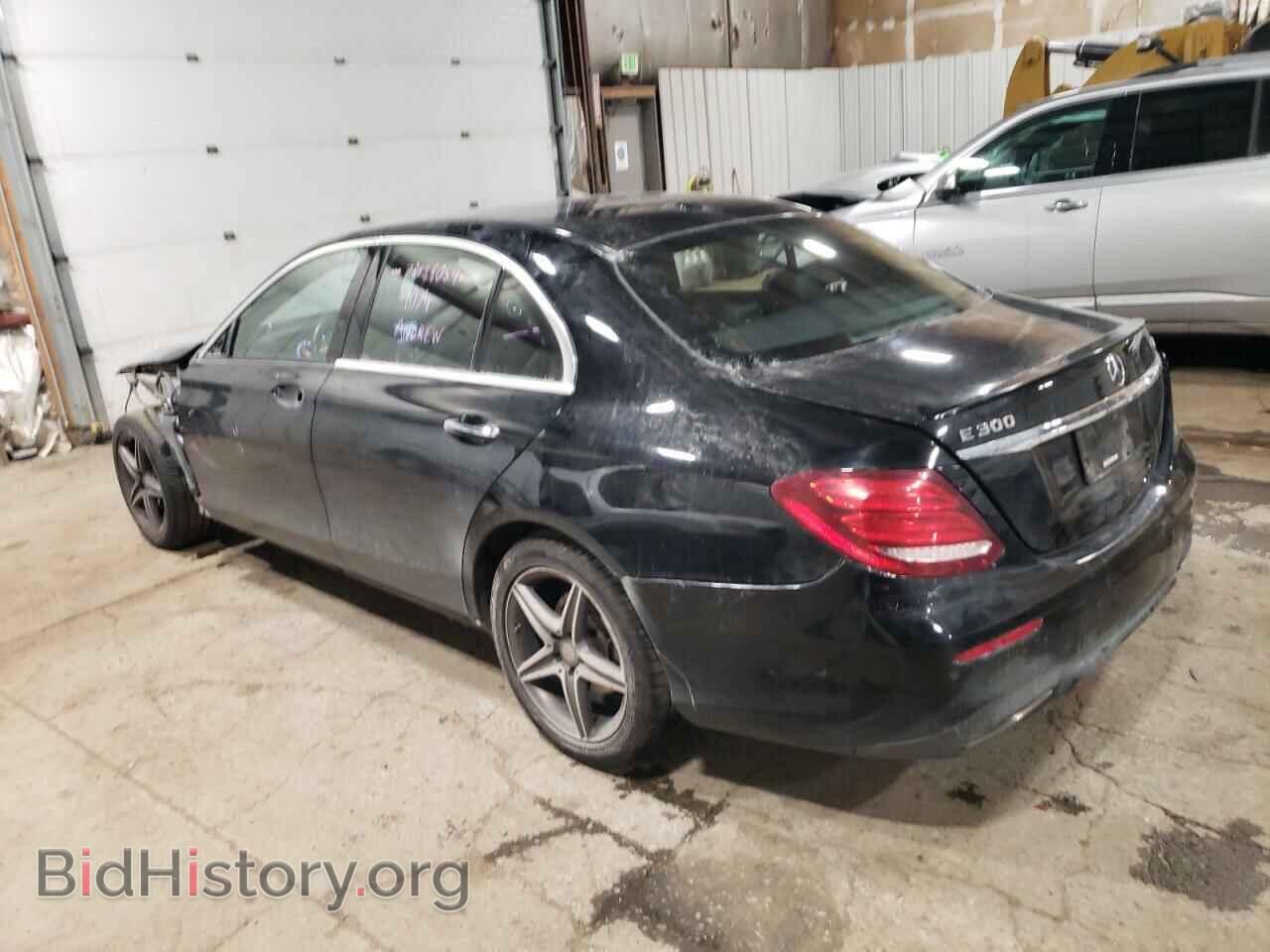 2017 MERCEDES-BENZ E-CLASS - VIN: WDDZF4KB2HA048526 - Фото 2