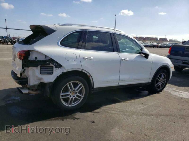 2016 Porsche CAYENNE (VIN WP1AA2A21GLA00352) — photo 3 of 14