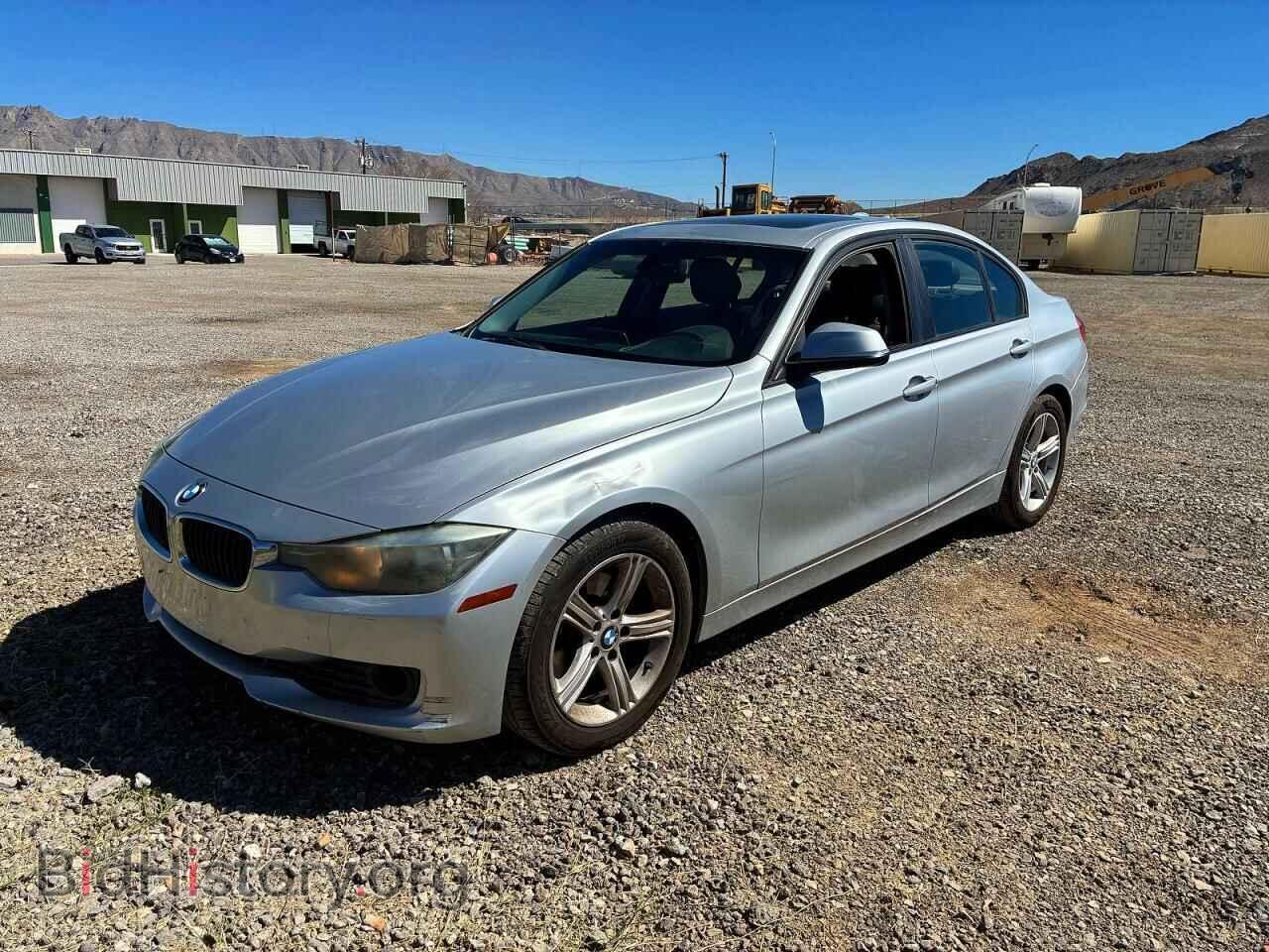 2013 BMW 3 SERIES - VIN: WBA3A5G50DNP19019 - Фото 2