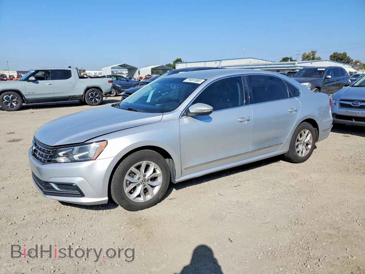 Photo 1VWAT7A33GC032055 - VOLKSWAGEN PASSAT 2016