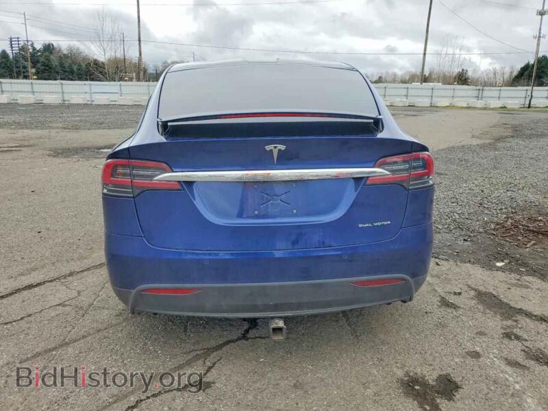 2020 Tesla MODEL X (VIN 5YJXCBE24LF301582) — photo 6 of 12