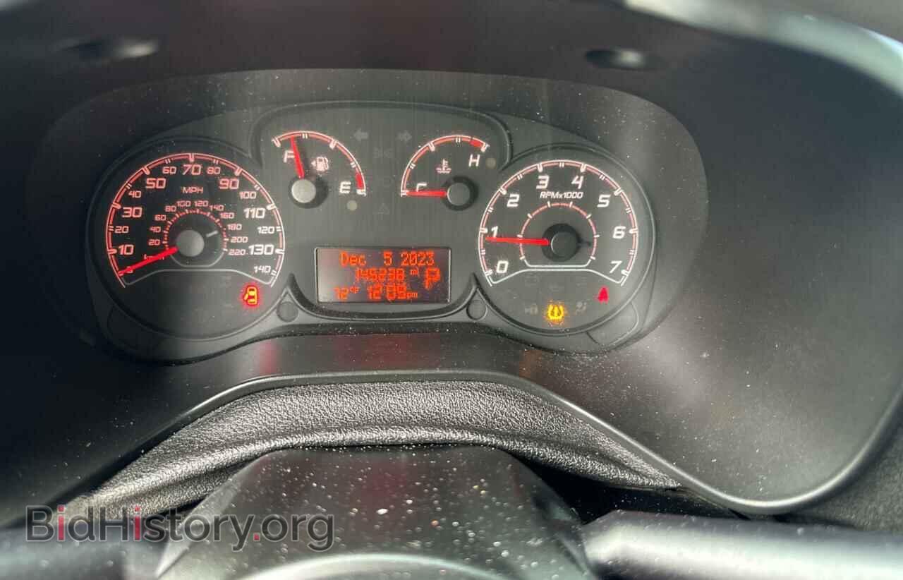 2015 RAM All Models - VIN: ZFBERFAT9F6972826 - Фото 8