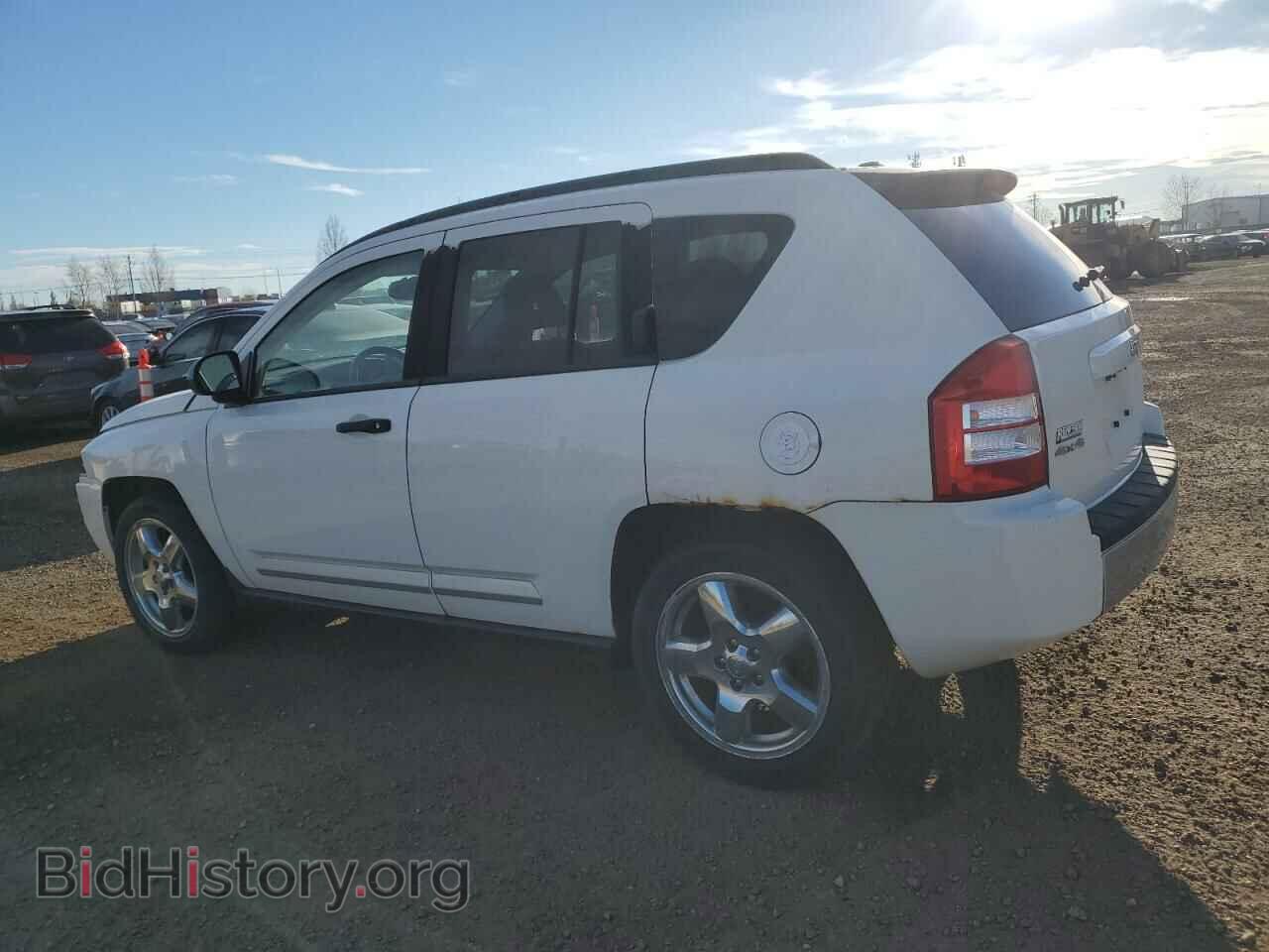 2007 JEEP COMPASS - VIN: 1J8FF57W77D422620 - Фото 2