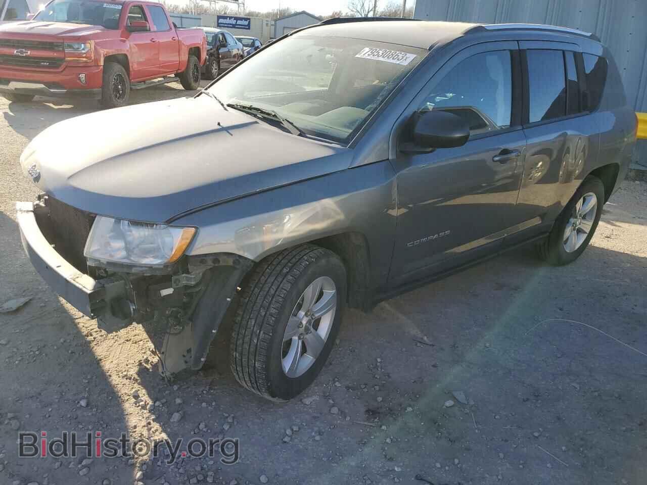 Photo 1J4NF1FB0BD277420 - JEEP COMPASS 2011