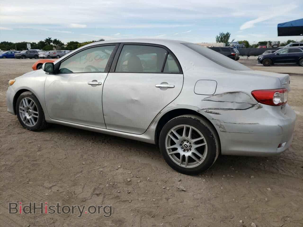 2011 TOYOTA COROLLA - VIN: 2T1BU4EEXBC590533 - Фото 2