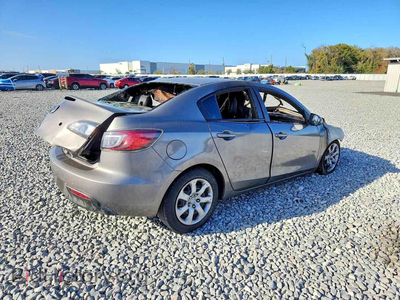 2011 MAZDA 3 - VIN: JM1BL1UF1B1485556 - Фото 3
