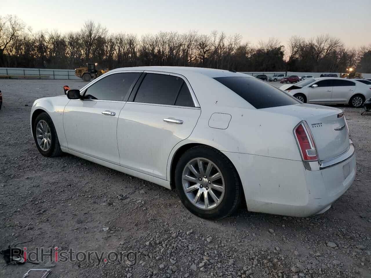 2013 CHRYSLER 300 - VIN: 2C3CCAET5DH532539 - Фото 2