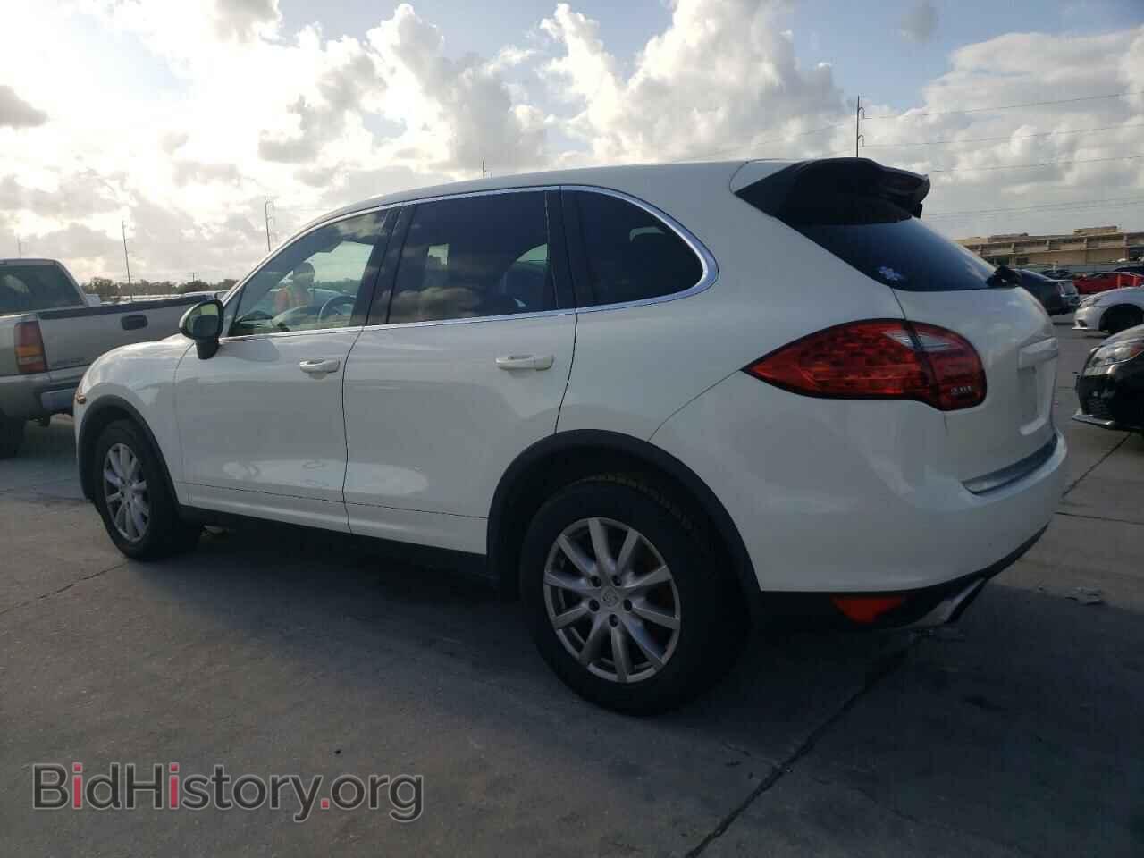 2011 PORSCHE CAYENNE - VIN: WP1AA2A2XBLA04649 - Photo 2