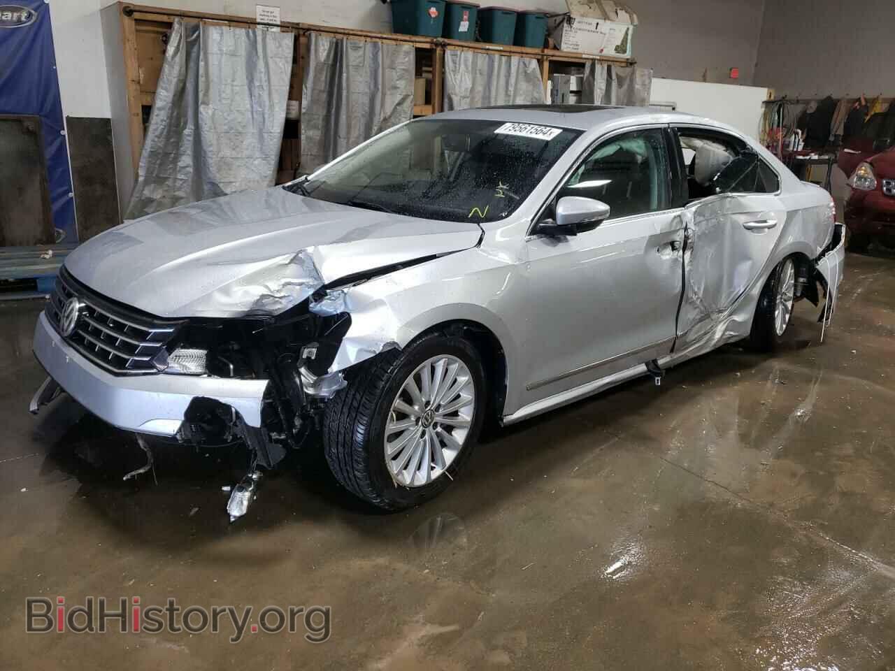 Photo 1VWBT7A38HC044482 - VOLKSWAGEN PASSAT 2017