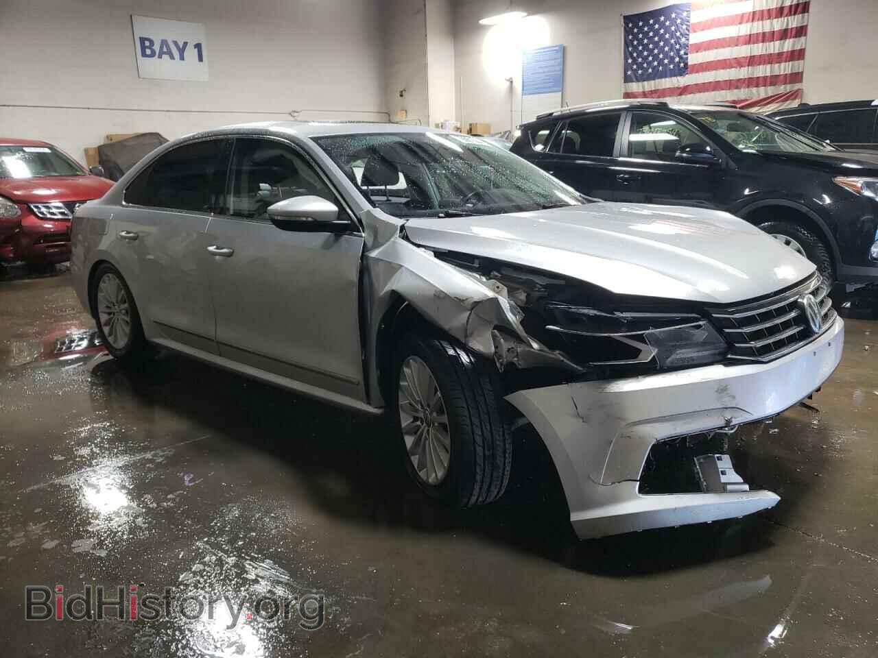 2017 VOLKSWAGEN PASSAT - VIN: 1VWBT7A38HC044482 - Фото 4