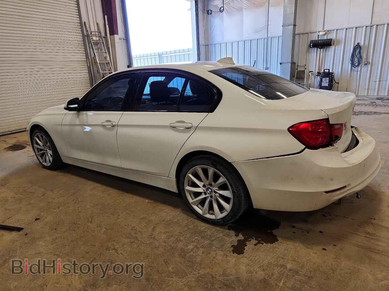 2015 BMW 320 - VIN: WBA3C3G55FNT51633 - Фото 2