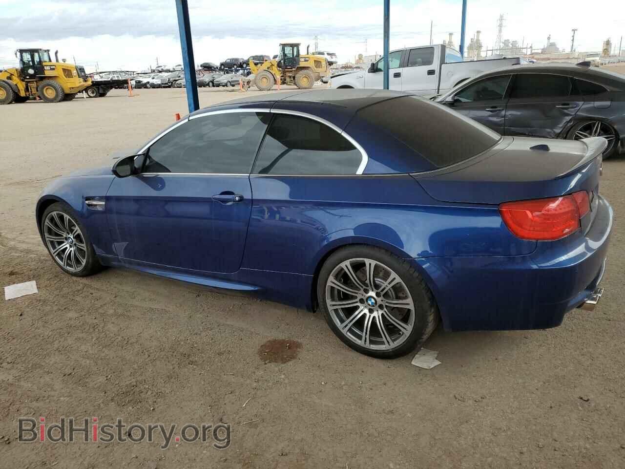 2011 BMW M3 - VIN: WBSDX9C58BE585286 - Фото 2