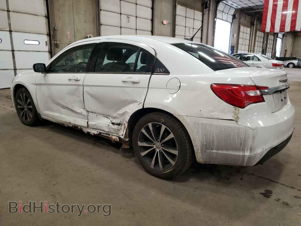 2011 CHRYSLER 200 - VIN: 1C3BC8FG0BN624412 - Фото 2