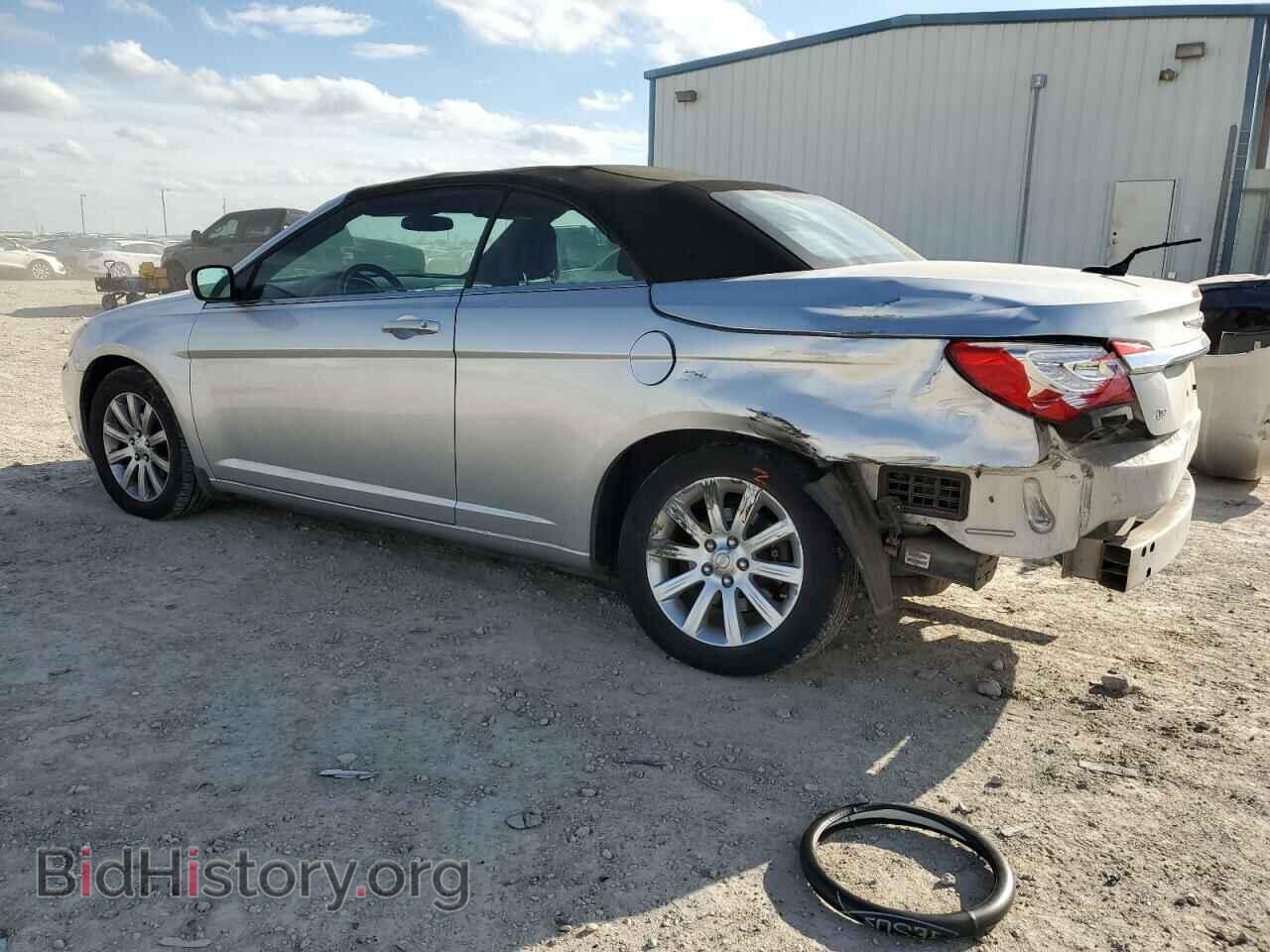 2012 CHRYSLER 200 - VIN: 1C3BCBEB2CN214523 - Фото 2