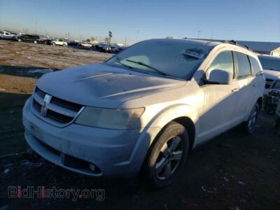2010 Dodge JOURNEY Journey SX, серебристый — VIN 3D4PG5FV2AT216059, Copart