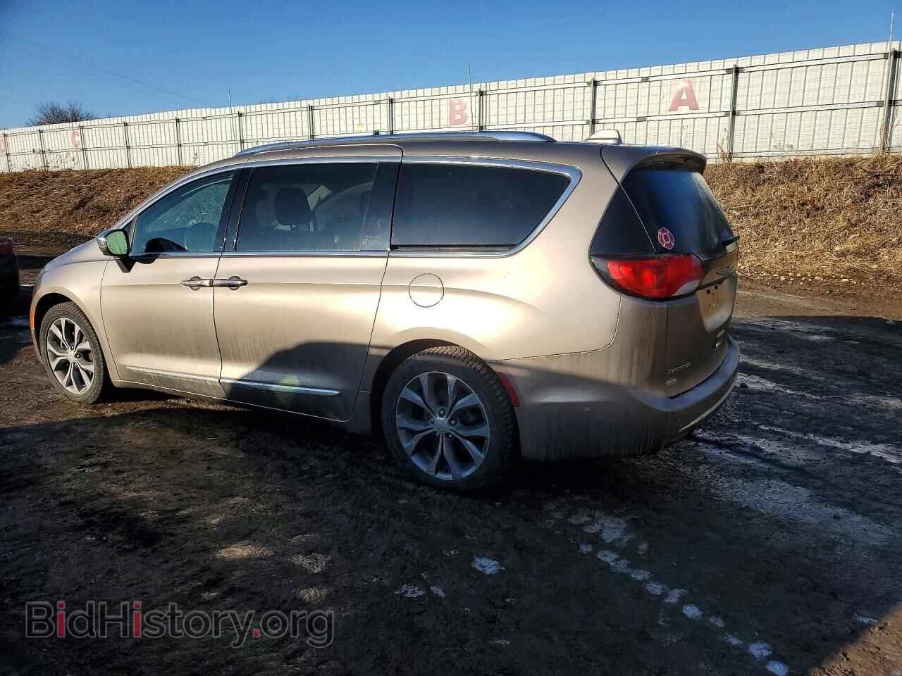 2017 CHRYSLER PACIFICA - VIN: 2C4RC1GG7HR753632 - Photo 2