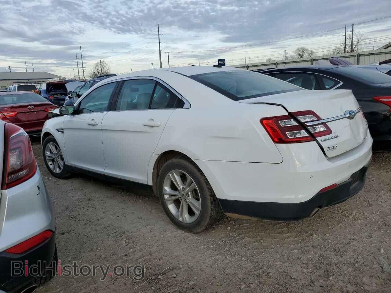 2015 FORD TAURUS - VIN: 1FAHP2H89FG195557 - Фото 2