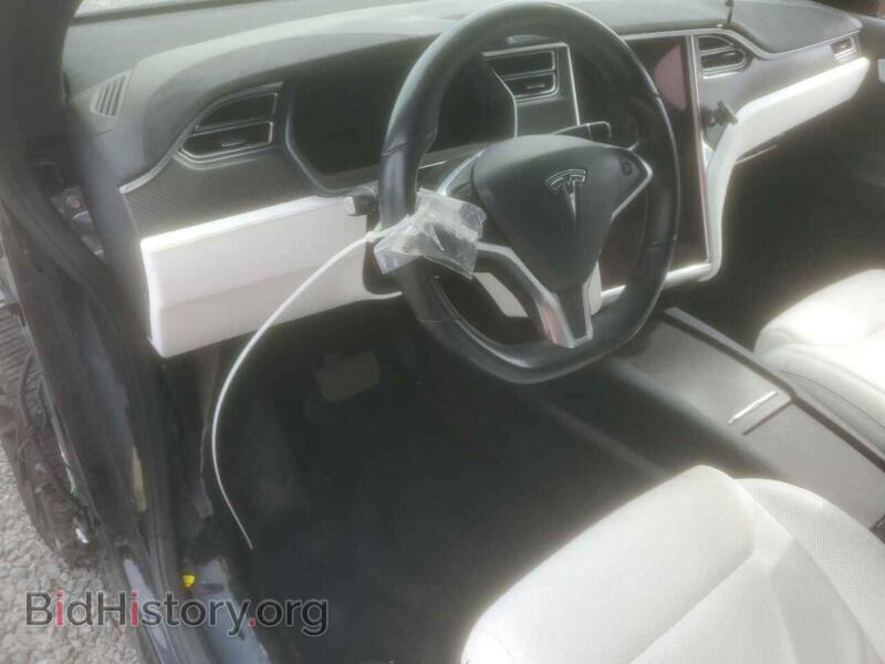 2017 Tesla MODEL X (VIN 5YJXCBE27HF040455) — фото 8 из 14