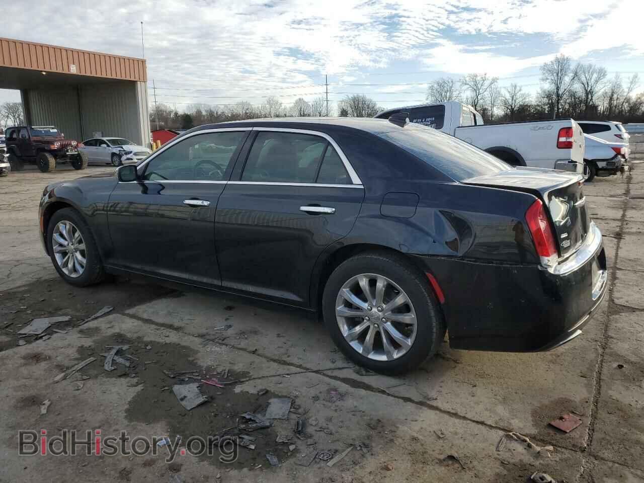 2017 CHRYSLER 300 - VIN: 2C3CCAKG3HH566671 - Фото 2