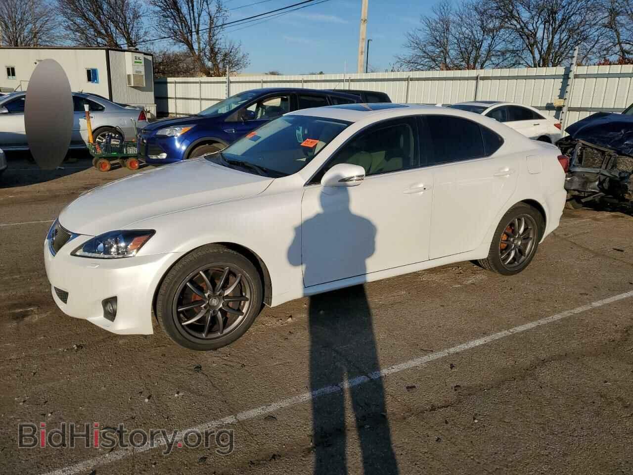 Photo JTHCE5C2XB5001783 - LEXUS IS 2011