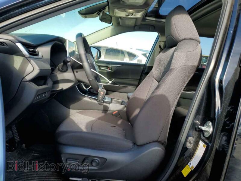 2023 Toyota RAV4 (VIN JTMP1RFV5PD094902) — photo 7 of 12