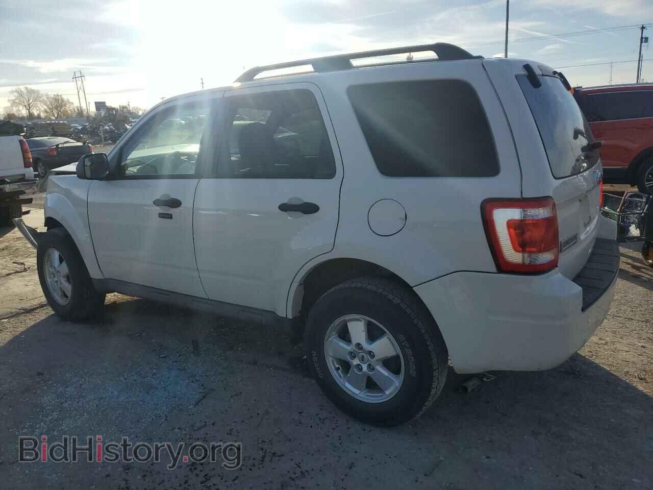 2012 FORD ESCAPE - VIN: 1FMCU0D75CKC17833 - Фото 2