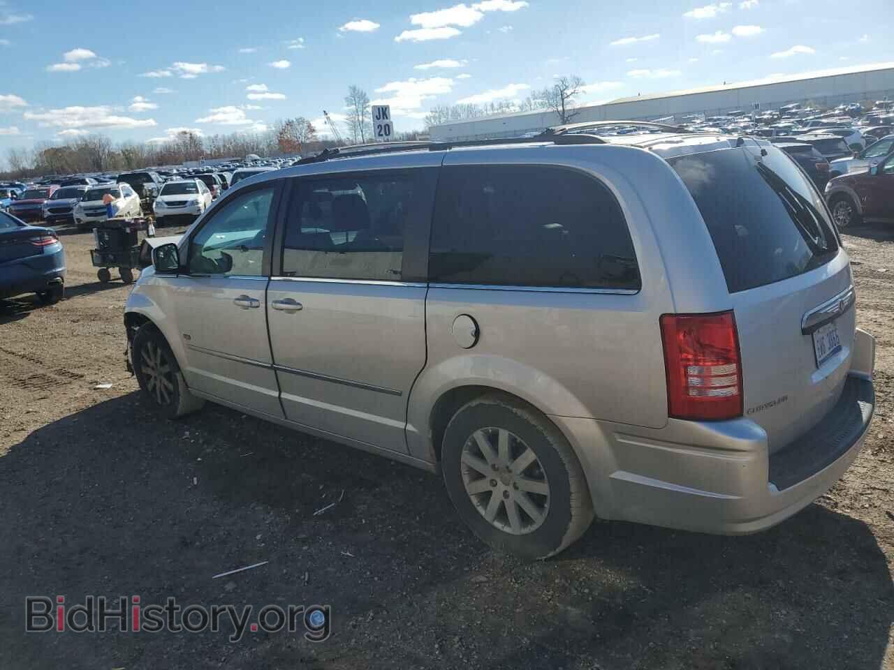 2009 CHRYSLER MINIVAN - VIN: 2A8HR54129R632549 - Фото 2