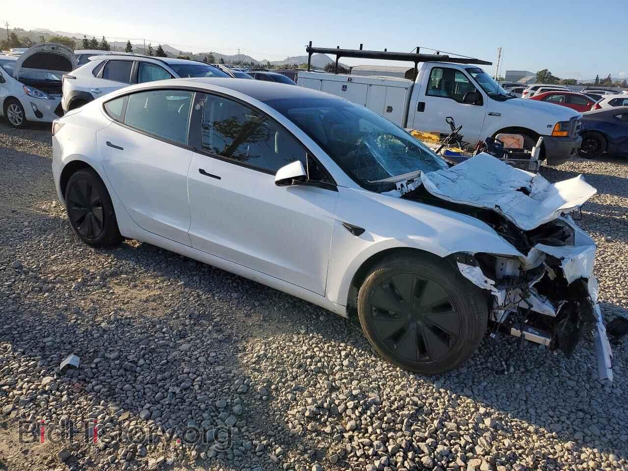 2025 TESLA MODEL 3 - VIN: 5YJ3E1EA4SF921857 - Photo 4